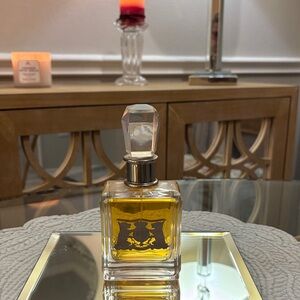 Juicy couture, perfume spray, beautiful bottle, New York. 3.4 fluid ounces.